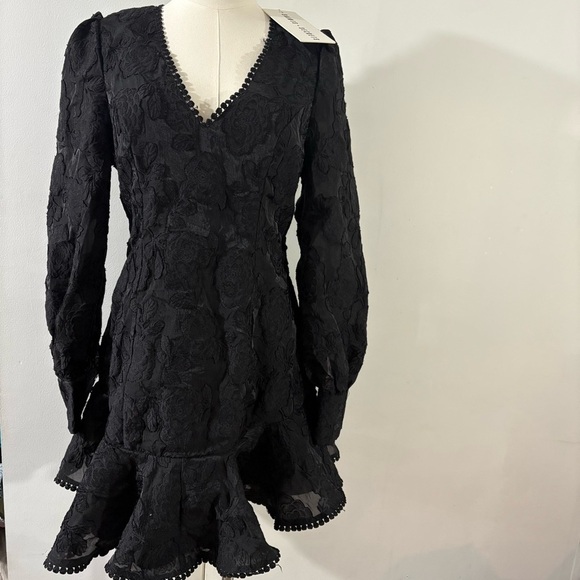 NWT Saints And Secrets Black Long Sleeve Dress V-Neck Open Back Sz L Ruffle Hem - Picture 1 of 16